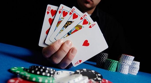 Hướng dẫn chi tiết cách đăng ký game bài poker Benvip về máy siêu nhanh